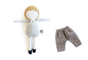 mini poupée - cheveux courts