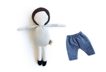 mini poupée - cheveux courts
