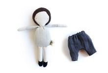 mini poupée - cheveux courts