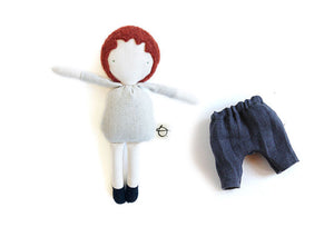 mini poupée - cheveux courts